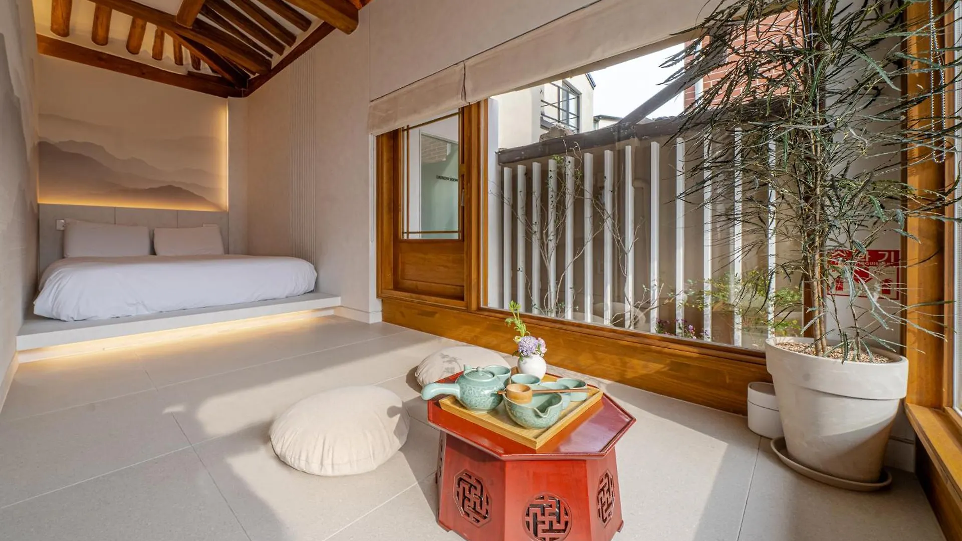 Seoul Premium Hanok Memorystay Hyoja